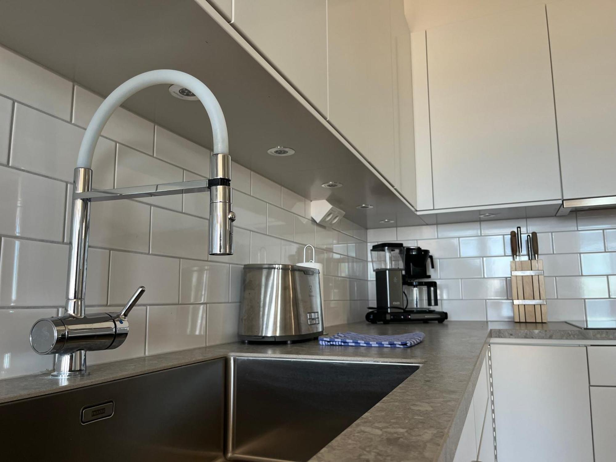 Ahusbrygga Apartment Hotel Экстерьер фото